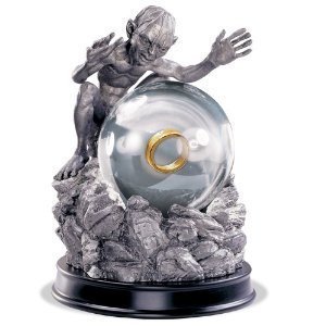 Статуетка Lord of the Rings Gollum My Precious Globe Sculpture