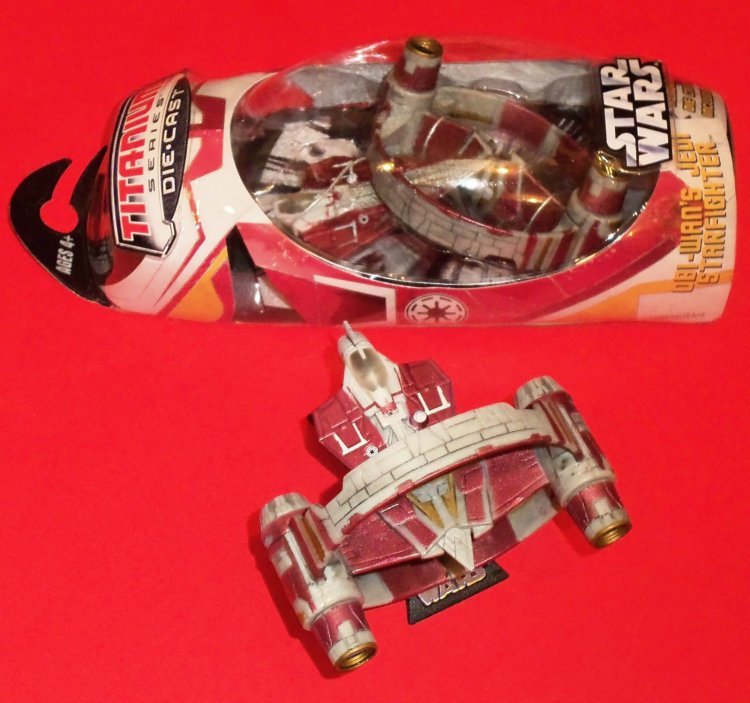 Фигурка HasbroSTAR WARS OBI WAN'S JEDI STARFIGHTER with HYPER RING - 2006